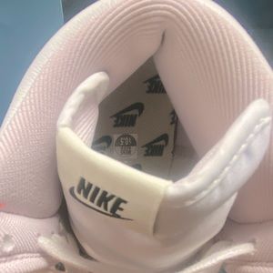 I am currently selling a pair of dunk high 85